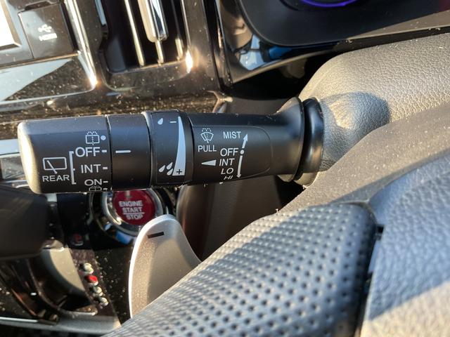 Ｎ－ＷＧＮカスタム ターボ　ＳＳブラックスタイルｐｋｇ　ブラックアクセント　エクステリア　シートヒーター　コンビシート　本革巻きステアリング　シフトノブ　ディスチャージヘッドライト　１５インチアルミ　ディスプレイオーディオ　バックカメラ　ＥＴＣ（16枚目）