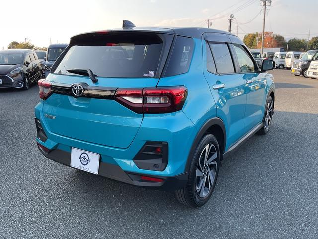 ライズ Ｚ　２トーン　衝突被害軽減ブレーキ　コーナーセンサーＬＥＤヘッドライト　１７インチアルミ　シートヒータ　スマートキー　９型ワイドナビ　フルセグＴＶ　３６０°パノラミックビューモニター　ＥＴＣ（4枚目）