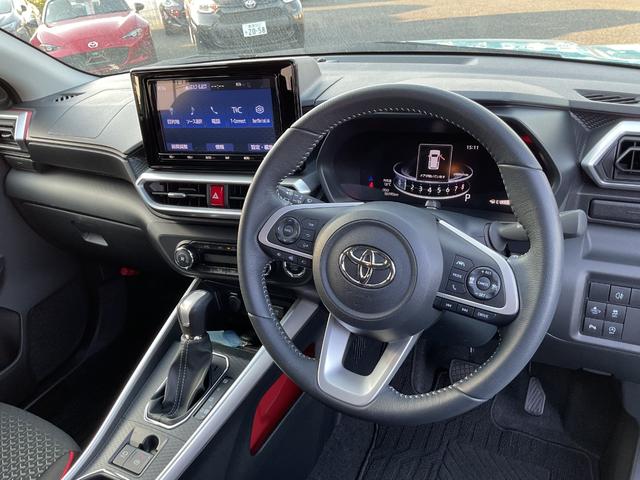 ライズ Ｚ　２トーン　衝突被害軽減ブレーキ　コーナーセンサーＬＥＤヘッドライト　１７インチアルミ　シートヒータ　スマートキー　９型ワイドナビ　フルセグＴＶ　３６０°パノラミックビューモニター　ＥＴＣ（7枚目）