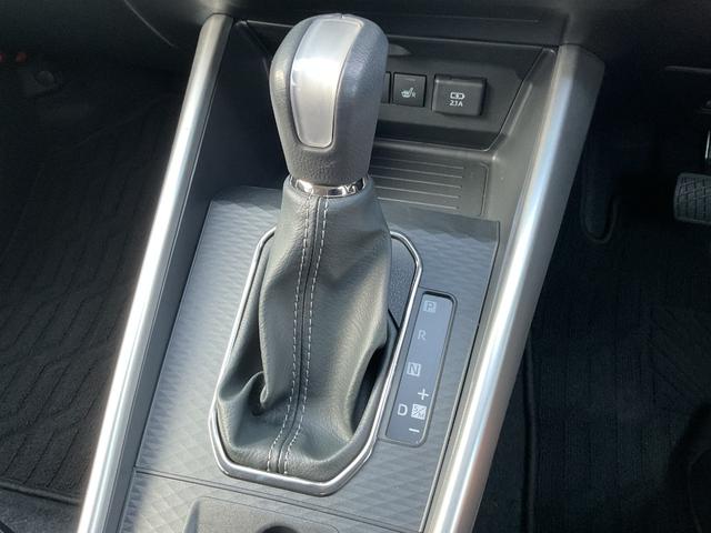 ライズ Ｚ　２トーン　衝突被害軽減ブレーキ　コーナーセンサーＬＥＤヘッドライト　１７インチアルミ　シートヒータ　スマートキー　９型ワイドナビ　フルセグＴＶ　３６０°パノラミックビューモニター　ＥＴＣ（14枚目）