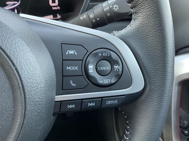 ライズ Ｚ　２トーン　衝突被害軽減ブレーキ　コーナーセンサーＬＥＤヘッドライト　１７インチアルミ　シートヒータ　スマートキー　９型ワイドナビ　フルセグＴＶ　３６０°パノラミックビューモニター　ＥＴＣ（17枚目）