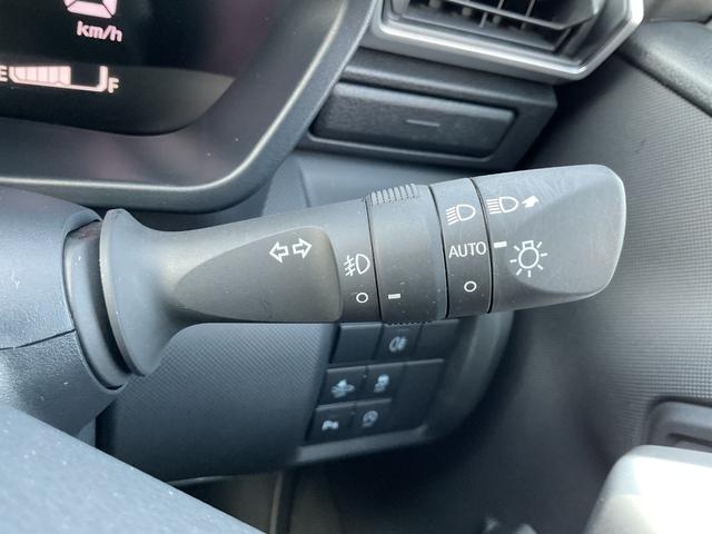 ライズ Ｚ　２トーン　衝突被害軽減ブレーキ　コーナーセンサーＬＥＤヘッドライト　１７インチアルミ　シートヒータ　スマートキー　９型ワイドナビ　フルセグＴＶ　３６０°パノラミックビューモニター　ＥＴＣ（19枚目）