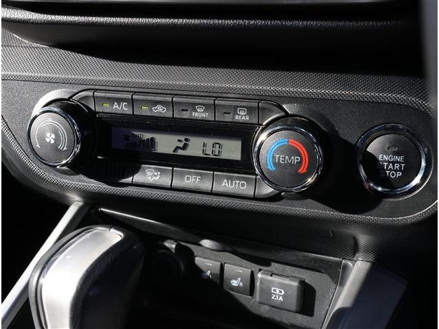 ライズ Ｚ　衝突被害軽減ブレーキ　コーナーセンサー　ＬＥＤヘッドライト　ＬＥＤフォグランプ　１７インチアルミ　シートヒーター　メモリーナビ　バックカメラ　ＥＴＣ付き（11枚目）