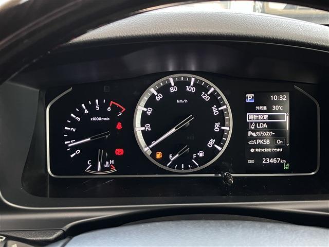 ハイエースバン スーパーＧＬ　ダークプライムＩＩ　１５インチアルミホイール　左右パワースライドドア　ダークメッキ装飾　助手席エアバッグ　コンビシート　黒木目調インテリアパネル＆コンビハンドル　メモリーナビ　３６０°パノラミックビューモニター（8枚目）