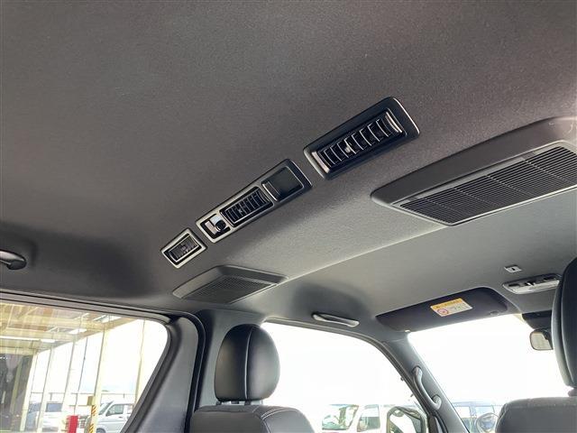 ハイエースバン スーパーＧＬ　ダークプライムＩＩ　１５インチアルミホイール　左右パワースライドドア　ダークメッキ装飾　助手席エアバッグ　コンビシート　黒木目調インテリアパネル＆コンビハンドル　メモリーナビ　３６０°パノラミックビューモニター（11枚目）