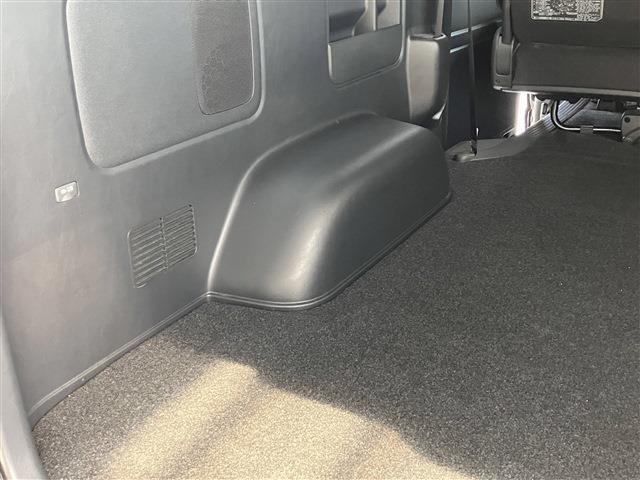 ハイエースバン スーパーＧＬ　ダークプライムＩＩ　１５インチアルミホイール　左右パワースライドドア　ダークメッキ装飾　助手席エアバッグ　コンビシート　黒木目調インテリアパネル＆コンビハンドル　メモリーナビ　３６０°パノラミックビューモニター（34枚目）