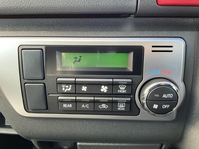 ハイエースバン 　アースカラーパッケージ　ＬＥＤヘッドランプ　助手席エアバッグ　デジタルインナーミラー　３６０°パノラミックビューモニター　トヨタセーフティセンス　パーキングサポートブレーキ　オートＡＣ　スマートキー（11枚目）