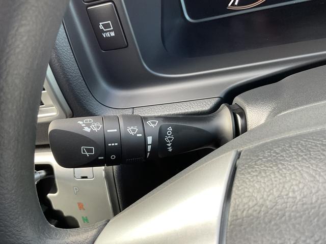 ハイエースバン 　アースカラーパッケージ　ＬＥＤヘッドランプ　助手席エアバッグ　デジタルインナーミラー　３６０°パノラミックビューモニター　トヨタセーフティセンス　パーキングサポートブレーキ　オートＡＣ　スマートキー（15枚目）