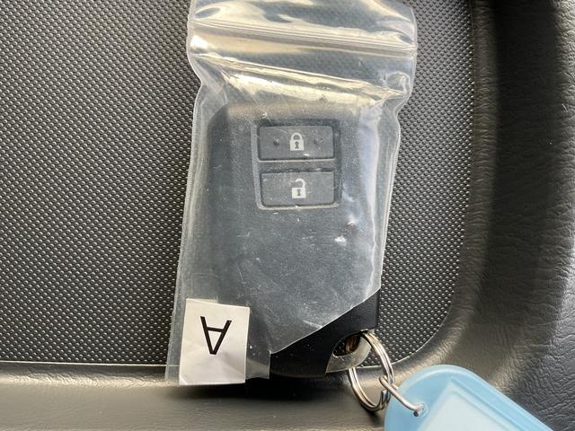 ハイエースバン 　アースカラーパッケージ　ＬＥＤヘッドランプ　助手席エアバッグ　デジタルインナーミラー　３６０°パノラミックビューモニター　トヨタセーフティセンス　パーキングサポートブレーキ　オートＡＣ　スマートキー（25枚目）