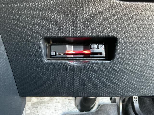 タント カスタムRS インテリアパネルパック スカッフプレートカバー 衝突被害軽減ブレーキ コーナーセンサー 両側パワースライドドア コンビシート シートヒーター 8型ワイドナビ フルセグTV バックカメラ ETC(20枚目)