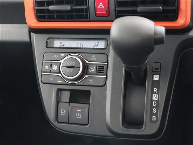 タント ファンクロス　２トーン　パノラマＵＰＧ　ナビ装着用３６０°カメラ　ステアリングスイッチ　衝突被害軽減ブレーキ　コーナーセンサー　ＬＥＤヘッドライト　ＬＥＤフォグランプ　１４インチアルミ　ルーフレール　両側パワースライドドア　シートヒーター（8枚目）