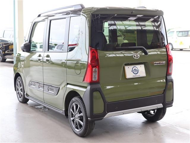 タント ファンクロス　２トーン　パノラマＵＰＧ　ナビ装着用３６０°カメラ　ステアリングスイッチ　衝突被害軽減ブレーキ　コーナーセンサー　ＬＥＤヘッドライト　ＬＥＤフォグランプ　１４インチアルミ　ルーフレール　両側パワースライドドア　シートヒーター（24枚目）