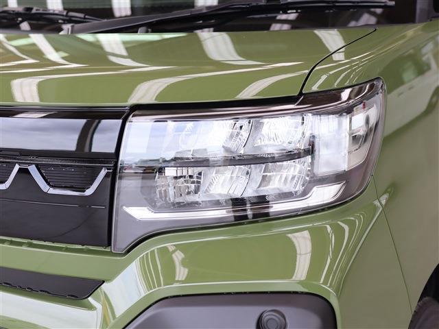 タント ファンクロス　２トーン　パノラマＵＰＧ　ナビ装着用３６０°カメラ　ステアリングスイッチ　衝突被害軽減ブレーキ　コーナーセンサー　ＬＥＤヘッドライト　ＬＥＤフォグランプ　１４インチアルミ　ルーフレール　両側パワースライドドア　シートヒーター（26枚目）