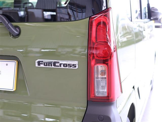 タント ファンクロス　２トーン　パノラマＵＰＧ　ナビ装着用３６０°カメラ　ステアリングスイッチ　衝突被害軽減ブレーキ　コーナーセンサー　ＬＥＤヘッドライト　ＬＥＤフォグランプ　１４インチアルミ　ルーフレール　両側パワースライドドア　シートヒーター（27枚目）