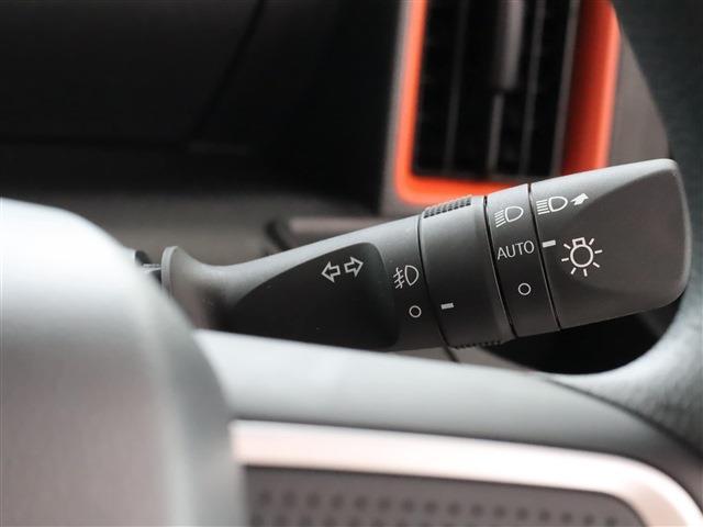 タント ファンクロス　２トーン　パノラマＵＰＧ　ナビ装着用３６０°カメラ　ステアリングスイッチ　衝突被害軽減ブレーキ　コーナーセンサー　ＬＥＤヘッドライト　ＬＥＤフォグランプ　１４インチアルミ　ルーフレール　両側パワースライドドア　シートヒーター（29枚目）