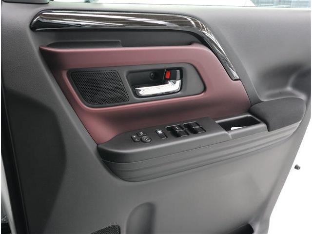 スペーシアカスタム ハイブリッドＸＳ　Ｄオーディオ付　ヘッドＵＰディスプレイ　電動パーキングブレーキ　両側パワースライドドア　パーソナルテーブル　後席アームレスト　マルチユースフラップ　ＵＳＢ　ＵＳＢーＣ電源ソケット　スマホナビ連携ディスプレイオーディオ（6枚目）