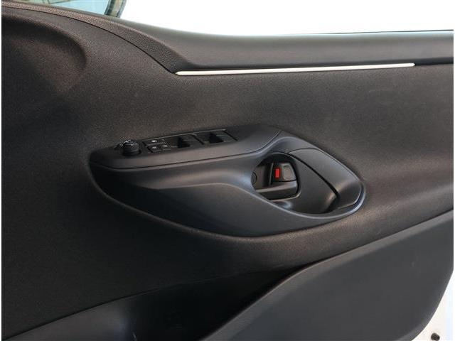 ヤリス Ｘ　トヨタセーフティセンス　ディスプレイオーディオ　ナビキット　バックカメラ（6枚目）