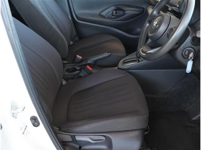 ヤリス Ｘ　トヨタセーフティセンス　ディスプレイオーディオ　ナビキット　バックカメラ（14枚目）