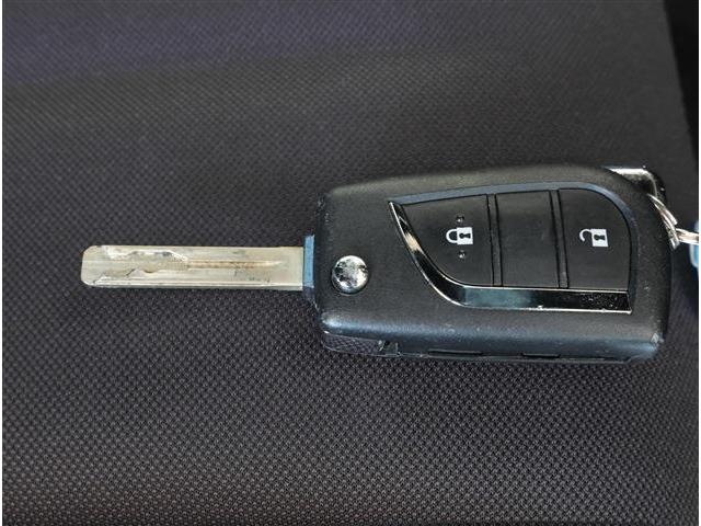 ヤリス Ｘ　トヨタセーフティセンス　ディスプレイオーディオ　ナビキット　バックカメラ（18枚目）