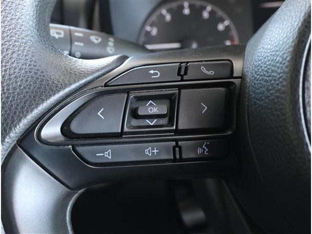 ヤリス Ｘ　トヨタセーフティセンス　ディスプレイオーディオ　ナビキット　バックカメラ（29枚目）