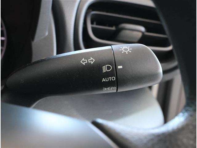 ヤリス Ｘ　トヨタセーフティセンス　ディスプレイオーディオ　ナビキット　バックカメラ（32枚目）