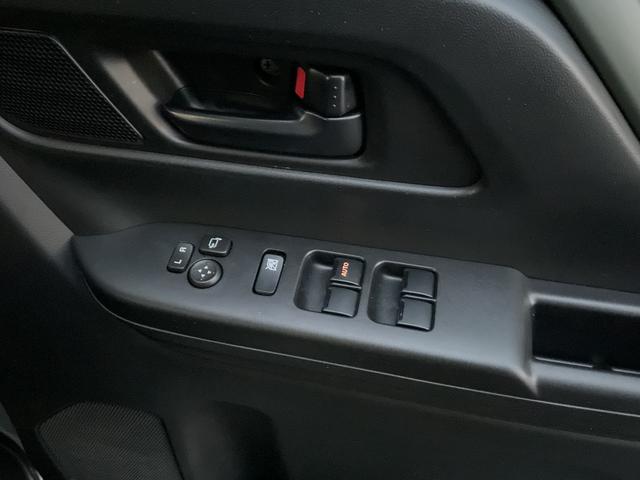 スペーシアギア ハイブリッドＸＺ　ヘッドＵＰディスプレイ　電動パーキングブレーキ　両側パワースライドドア　ステアリングヒーター　　後席アームレスト　　　ＵＳＢ　ＵＳＢーＣ電源ソケット　スマホナビ連携ディスプレイオーディオ（9枚目）