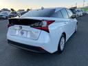 プリウス Ｓ　トヨタセーフティセンス　インテリジェントクリアランスソナー　ＬＥＤヘッドライト　１５インチアルミ　スマートキー　メモリーナビ　バックカメラ　ＥＴＣ付（4枚目）