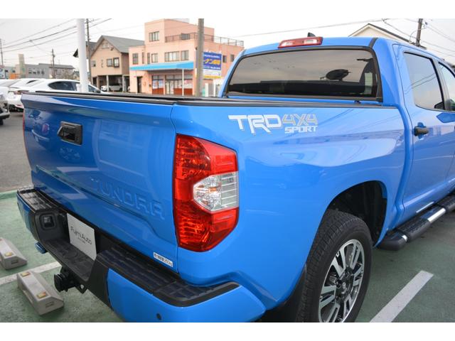 AMERICA TOYOTA TUNDRA CREWMAX SR5 | 2020 | BLUE | 14800 km AMERICA TOYOTA TUNDRA CREWMAX SR5 | 2020 | BLUE | 14800 km