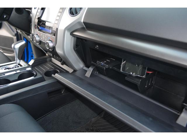 AMERICA TOYOTA TUNDRA CREWMAX SR5 | 2020 | BLUE | 14800 km AMERICA TOYOTA TUNDRA CREWMAX SR5 | 2020 | BLUE | 14800 km