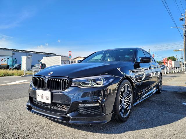 ５シリーズ ５３０ｉ　Ｍスポーツ　３Ｄデザインフロントスポイラー　３Ｄデザインサイドスポイラー　純正ナビ　地デジＴＶ　サンルーフ　白革シート　ＬＥＤライト　パワートランク　ハーマンカートンスピーカー　３６０度カメラ　ＥＴＣ　ドラレコ（2枚目）