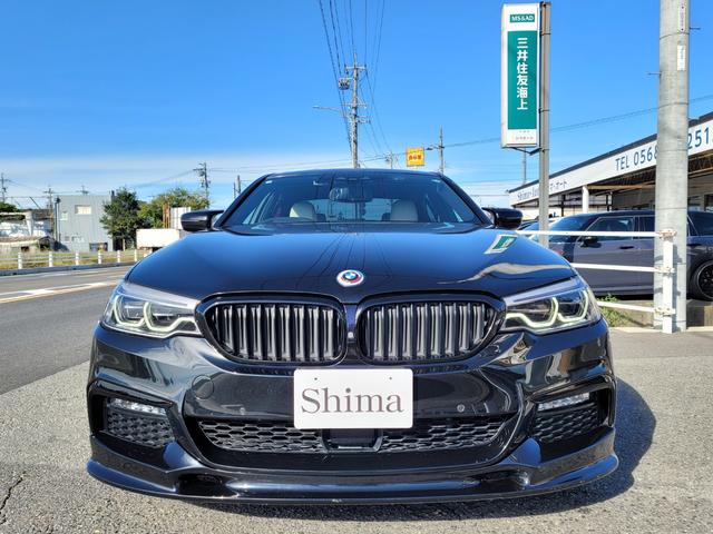 ５シリーズ ５３０ｉ　Ｍスポーツ　３Ｄデザインフロントスポイラー　３Ｄデザインサイドスポイラー　純正ナビ　地デジＴＶ　サンルーフ　白革シート　ＬＥＤライト　パワートランク　ハーマンカートンスピーカー　３６０度カメラ　ＥＴＣ　ドラレコ（3枚目）