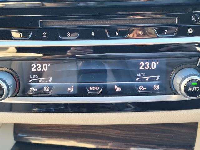 ５シリーズ ５３０ｉ　Ｍスポーツ　３Ｄデザインフロントスポイラー　３Ｄデザインサイドスポイラー　純正ナビ　地デジＴＶ　サンルーフ　白革シート　ＬＥＤライト　パワートランク　ハーマンカートンスピーカー　３６０度カメラ　ＥＴＣ　ドラレコ（18枚目）