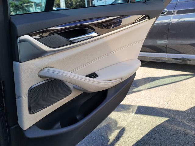 ５シリーズ ５３０ｉ　Ｍスポーツ　３Ｄデザインフロントスポイラー　３Ｄデザインサイドスポイラー　純正ナビ　地デジＴＶ　サンルーフ　白革シート　ＬＥＤライト　パワートランク　ハーマンカートンスピーカー　３６０度カメラ　ＥＴＣ　ドラレコ（28枚目）