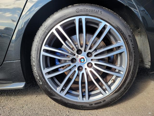 ５シリーズ ５３０ｉ　Ｍスポーツ　３Ｄデザインフロントスポイラー　３Ｄデザインサイドスポイラー　純正ナビ　地デジＴＶ　サンルーフ　白革シート　ＬＥＤライト　パワートランク　ハーマンカートンスピーカー　３６０度カメラ　ＥＴＣ　ドラレコ（32枚目）