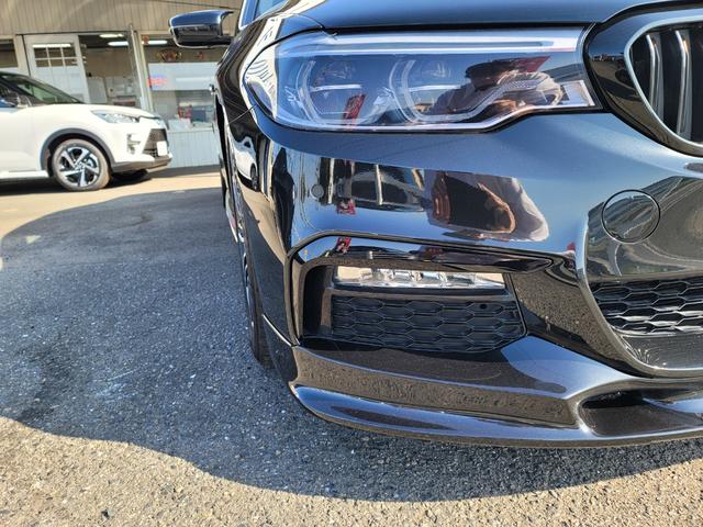 ５シリーズ ５３０ｉ　Ｍスポーツ　３Ｄデザインフロントスポイラー　３Ｄデザインサイドスポイラー　純正ナビ　地デジＴＶ　サンルーフ　白革シート　ＬＥＤライト　パワートランク　ハーマンカートンスピーカー　３６０度カメラ　ＥＴＣ　ドラレコ（41枚目）