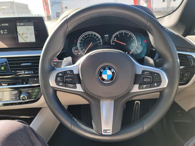 ５シリーズ ５３０ｉ　Ｍスポーツ　３Ｄデザインフロントスポイラー　３Ｄデザインサイドスポイラー　純正ナビ　地デジＴＶ　サンルーフ　白革シート　ＬＥＤライト　パワートランク　ハーマンカートンスピーカー　３６０度カメラ　ＥＴＣ　ドラレコ（57枚目）