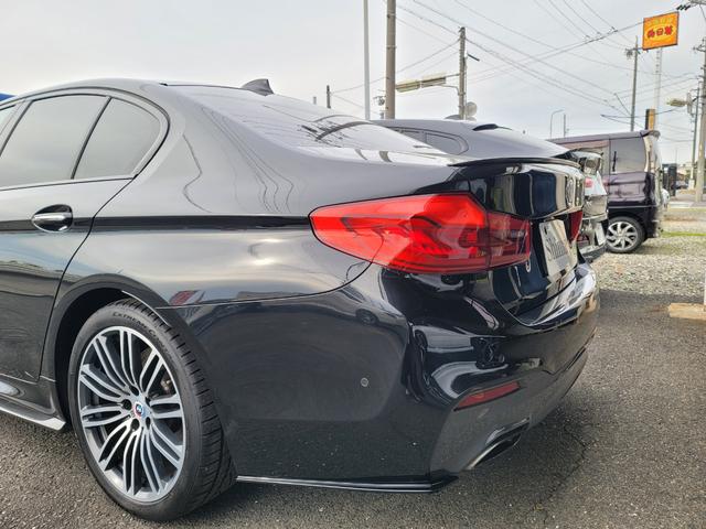 ５シリーズ ５３０ｉ　Ｍスポーツ　３Ｄデザインフロントスポイラー　３Ｄデザインサイドスポイラー　純正ナビ　地デジＴＶ　サンルーフ　白革シート　ＬＥＤライト　パワートランク　ハーマンカートンスピーカー　３６０度カメラ　ＥＴＣ　ドラレコ（66枚目）