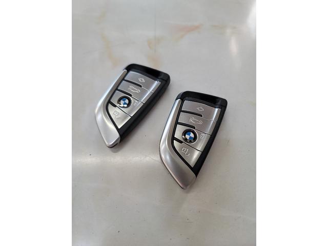 ５シリーズ ５３０ｉ　Ｍスポーツ　３Ｄデザインフロントスポイラー　３Ｄデザインサイドスポイラー　純正ナビ　地デジＴＶ　サンルーフ　白革シート　ＬＥＤライト　パワートランク　ハーマンカートンスピーカー　３６０度カメラ　ＥＴＣ　ドラレコ（69枚目）