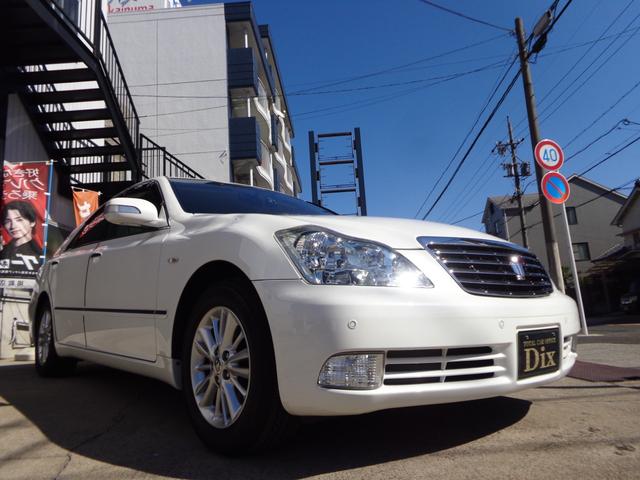 クラウン ロイヤルサルーンＧ　純正ナビパナソニックフルセグＴＶバック走行中ＴＶＯＫカメラコムテック前後ドラレコクルコンＥＴＣ全席パワーシート前後ソナープッシュスタートスマートキーリアサンシェードＲＳ－Ｇ専用リアサイドシェード（18枚目）