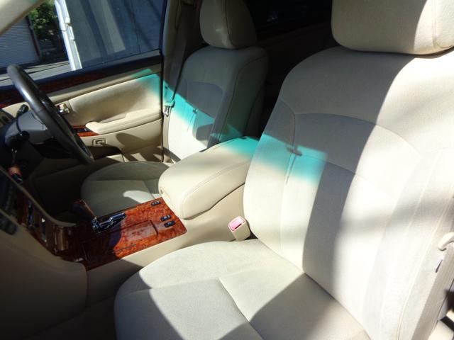 クラウン ロイヤルサルーンＧ　純正ナビパナソニックフルセグＴＶバック走行中ＴＶＯＫカメラコムテック前後ドラレコクルコンＥＴＣ全席パワーシート前後ソナープッシュスタートスマートキーリアサンシェードＲＳ－Ｇ専用リアサイドシェード（33枚目）