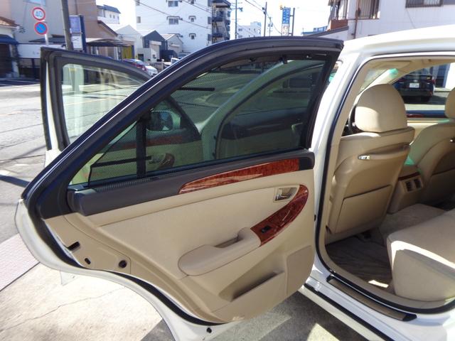 クラウン ロイヤルサルーンＧ　純正ナビパナソニックフルセグＴＶバック走行中ＴＶＯＫカメラコムテック前後ドラレコクルコンＥＴＣ全席パワーシート前後ソナープッシュスタートスマートキーリアサンシェードＲＳ－Ｇ専用リアサイドシェード（36枚目）