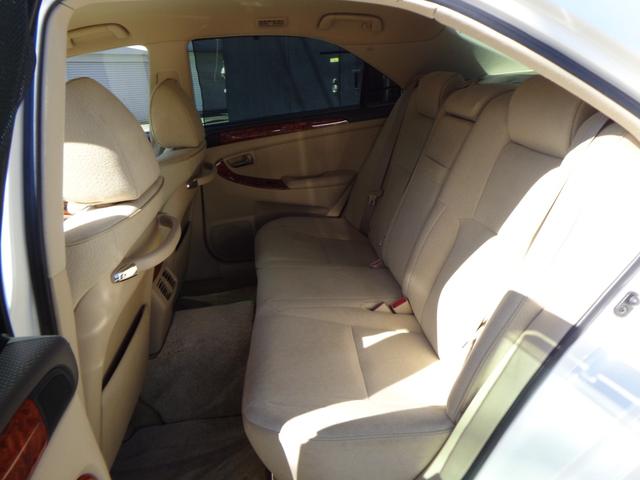 クラウン ロイヤルサルーンＧ　純正ナビパナソニックフルセグＴＶバック走行中ＴＶＯＫカメラコムテック前後ドラレコクルコンＥＴＣ全席パワーシート前後ソナープッシュスタートスマートキーリアサンシェードＲＳ－Ｇ専用リアサイドシェード（37枚目）