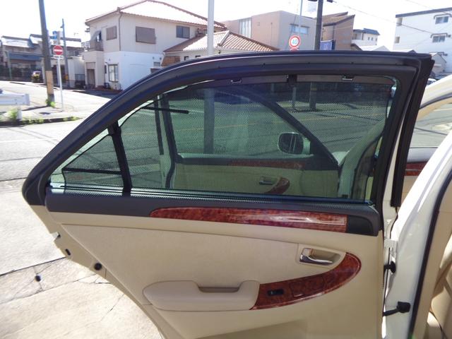 クラウン ロイヤルサルーンＧ　純正ナビパナソニックフルセグＴＶバック走行中ＴＶＯＫカメラコムテック前後ドラレコクルコンＥＴＣ全席パワーシート前後ソナープッシュスタートスマートキーリアサンシェードＲＳ－Ｇ専用リアサイドシェード（38枚目）