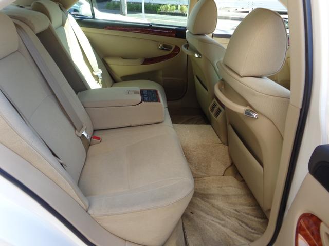 クラウン ロイヤルサルーンＧ　純正ナビパナソニックフルセグＴＶバック走行中ＴＶＯＫカメラコムテック前後ドラレコクルコンＥＴＣ全席パワーシート前後ソナープッシュスタートスマートキーリアサンシェードＲＳ－Ｇ専用リアサイドシェード（45枚目）