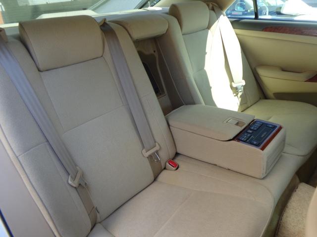 クラウン ロイヤルサルーンＧ　純正ナビパナソニックフルセグＴＶバック走行中ＴＶＯＫカメラコムテック前後ドラレコクルコンＥＴＣ全席パワーシート前後ソナープッシュスタートスマートキーリアサンシェードＲＳ－Ｇ専用リアサイドシェード（46枚目）