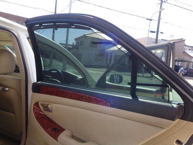 クラウン ロイヤルサルーンＧ　純正ナビパナソニックフルセグＴＶバック走行中ＴＶＯＫカメラコムテック前後ドラレコクルコンＥＴＣ全席パワーシート前後ソナープッシュスタートスマートキーリアサンシェードＲＳ－Ｇ専用リアサイドシェード（48枚目）