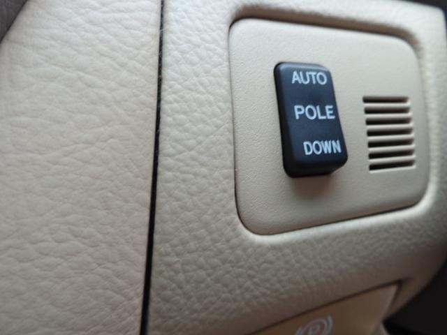 セルシオ Ｃ仕様　前後純正電動コーナーポール前後バンパー新品メッキモール交換済本革エアーシート全席パワーシート後席専用スイッチ純正ナビＢカメラリアサンシェードビルトインＥＴＣ後席オットマンスマートキー（64枚目）