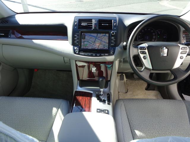 クラウン ロイヤルサルーン　スペシャルナビパッケージ　純正ＨＤＤナビフルセグＴＶバックカメラＤＶＤＣＤクルコンＥＴＣ純正レースシートカバープッシュスタートスマートキー×２純正アルミＨＩＤ（7枚目）