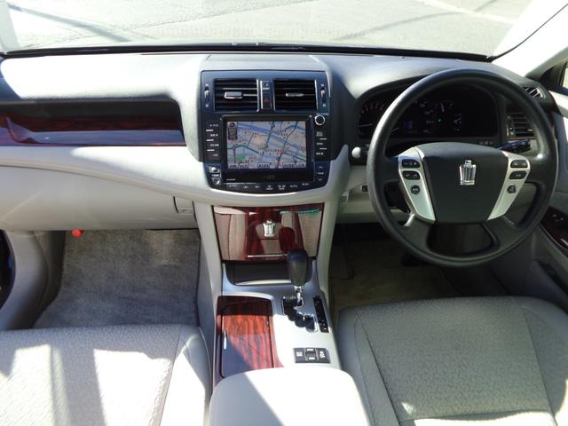 クラウン ロイヤルサルーン　スペシャルナビパッケージ　純正ＨＤＤナビフルセグＴＶバックカメラＤＶＤＣＤクルコンＥＴＣ純正レースシートカバープッシュスタートスマートキー×２純正アルミＨＩＤ（39枚目）