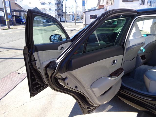 クラウン ロイヤルサルーン　スペシャルナビパッケージ　純正ＨＤＤナビフルセグＴＶバックカメラＤＶＤＣＤクルコンＥＴＣ純正レースシートカバープッシュスタートスマートキー×２純正アルミＨＩＤ（40枚目）